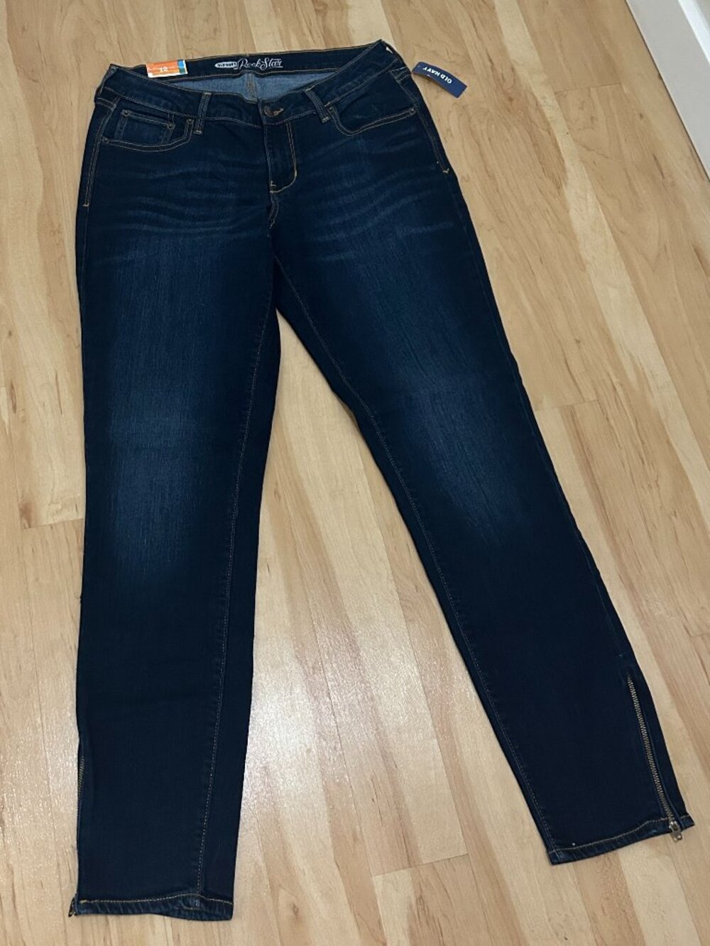 Old Navy Rockstar Super Skinny Jeans - 12 NWT